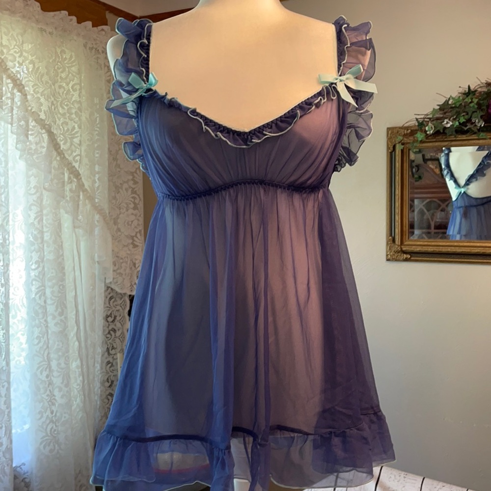 Victoria Secret sz Lg nite gown and matching pants